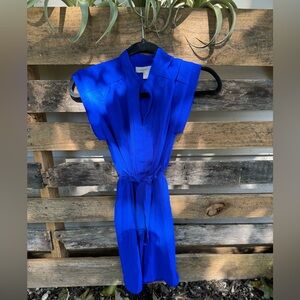 Short sleeve tie waist dress